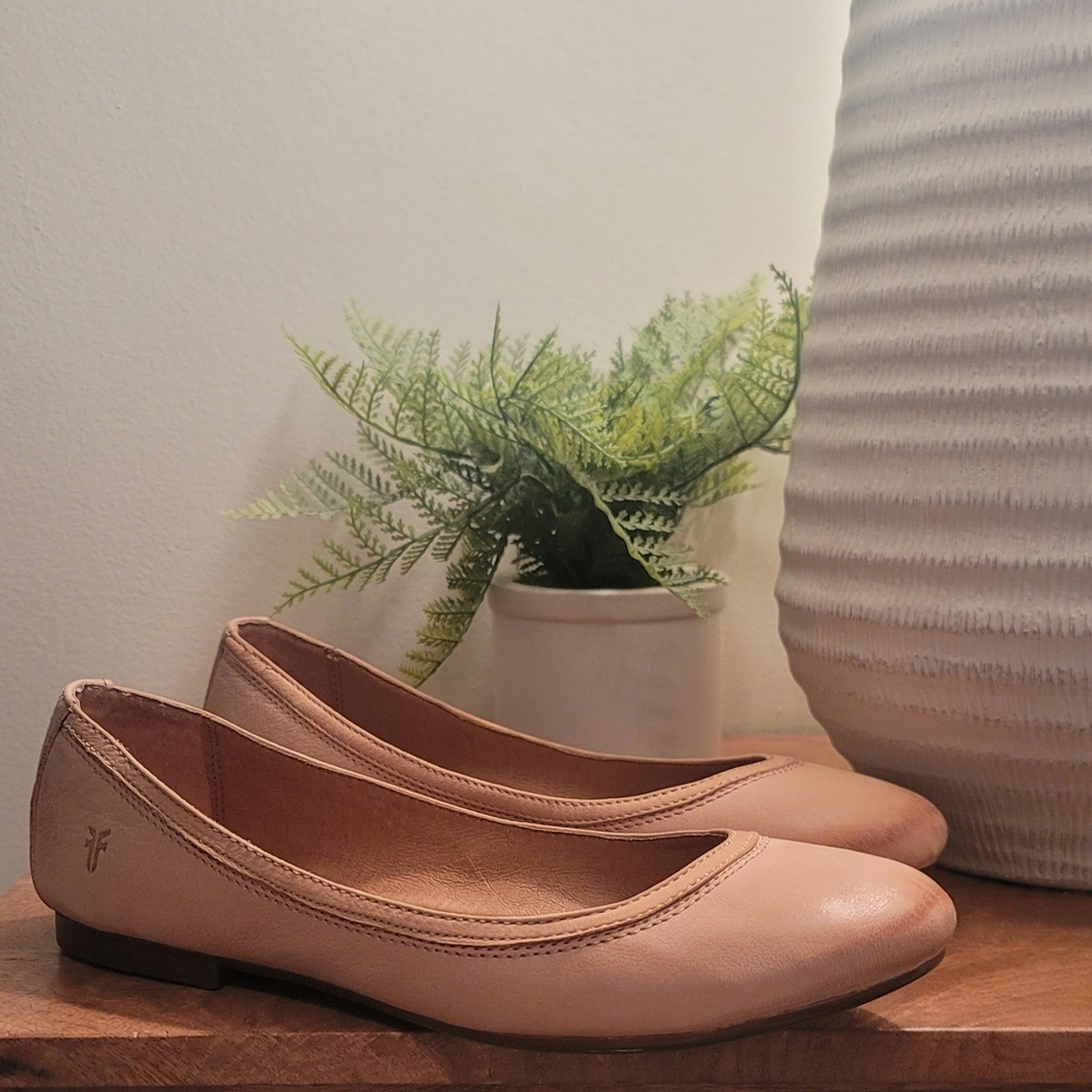 Frye Carrie ballet flat in Blush NWOT